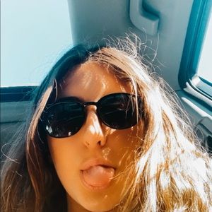 Meet your Posher, Panya